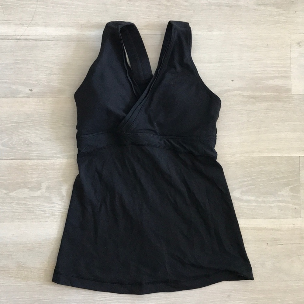 size 4 / S black lululemon built in sports bra top